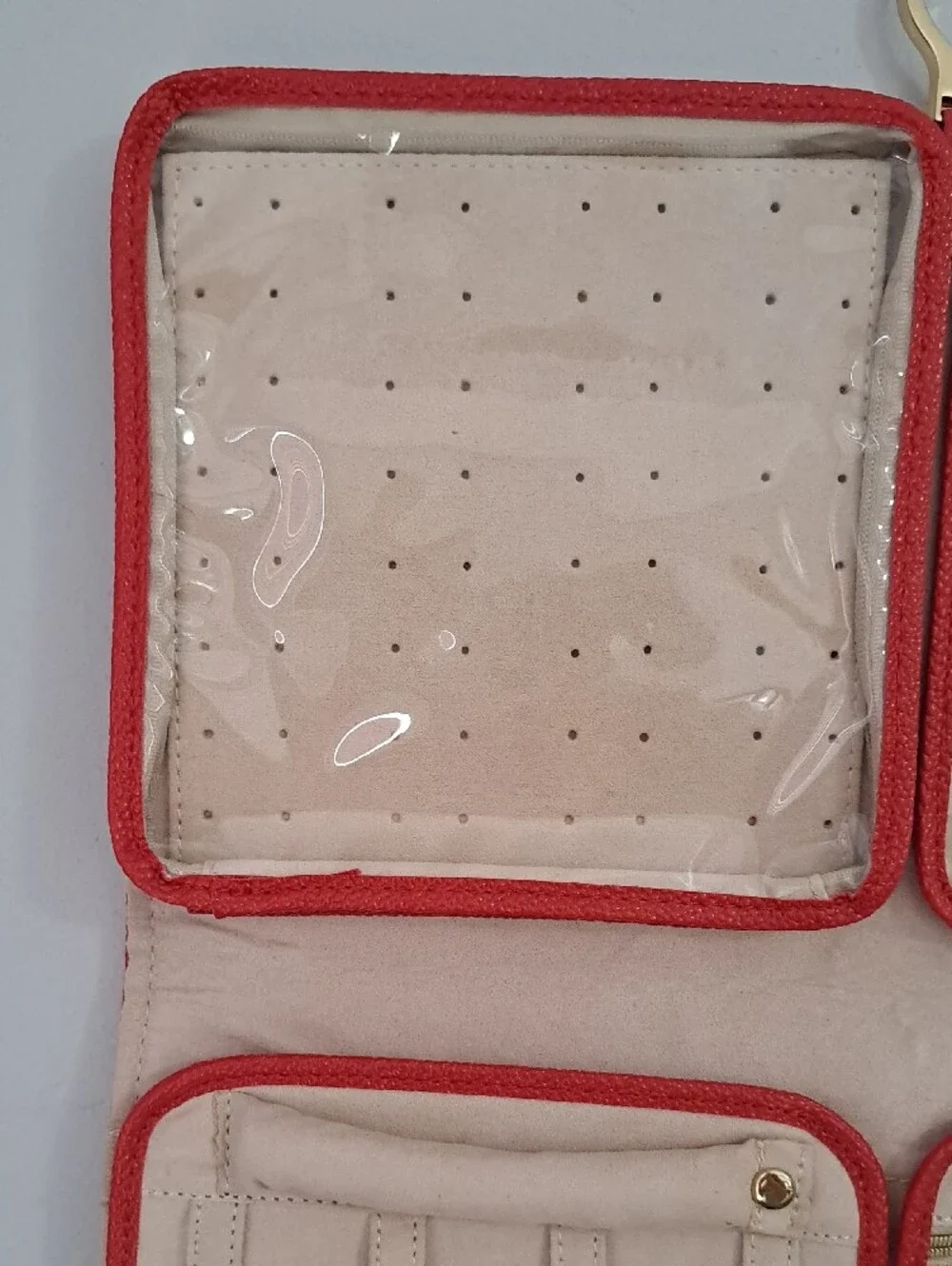 Kendra Scott Beige and Red Hanging Jewelry Organizer